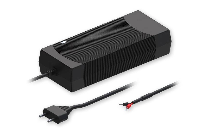 201580 PR318EUA Teltonika Adaptador eléctrico europeo diseñado para soluciones de conectividad y automatización Teltonika. - Imagen 1